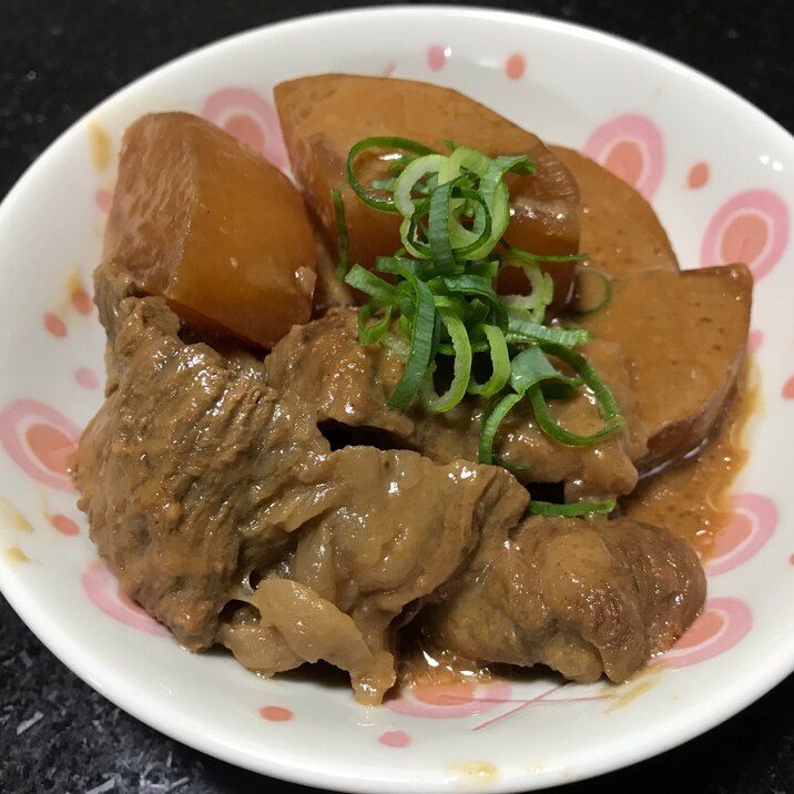 しみっしみ、すじ肉と大根味噌煮込み